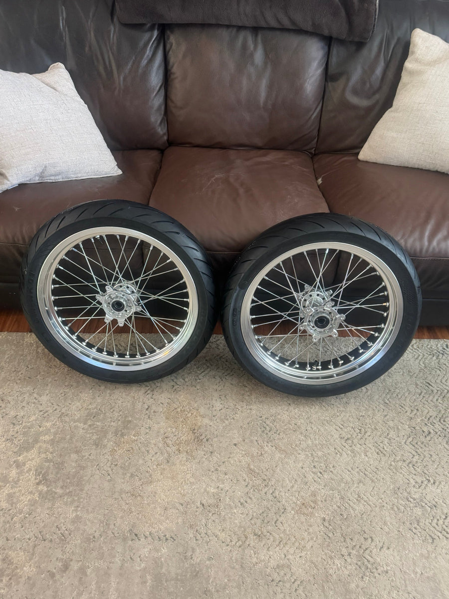 Chrome CST Ultra Bee Super moto set